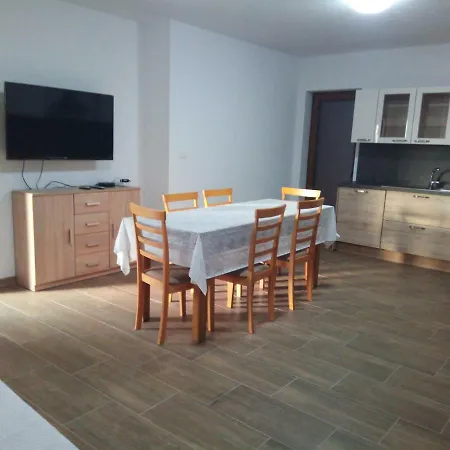 Apartmaji Matazin Apartman Črni Kal