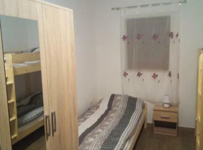 شقة Apartmaji Matazin